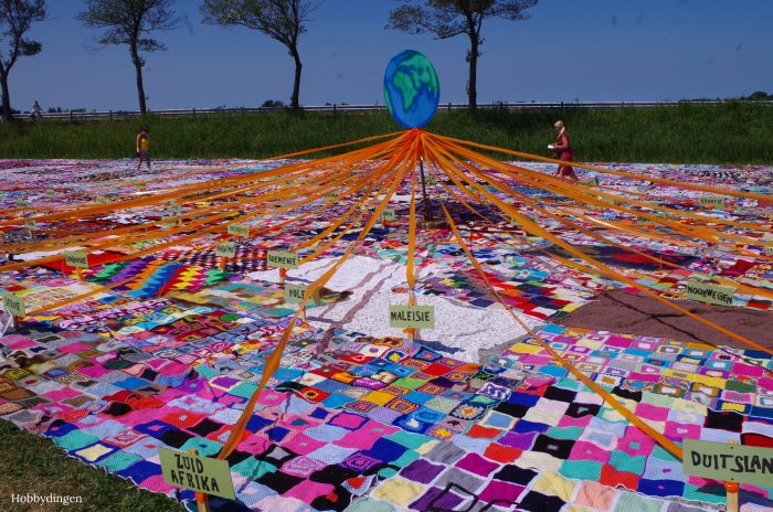 The Biggest Crochet Blanket of The World - Hobbydingen.com