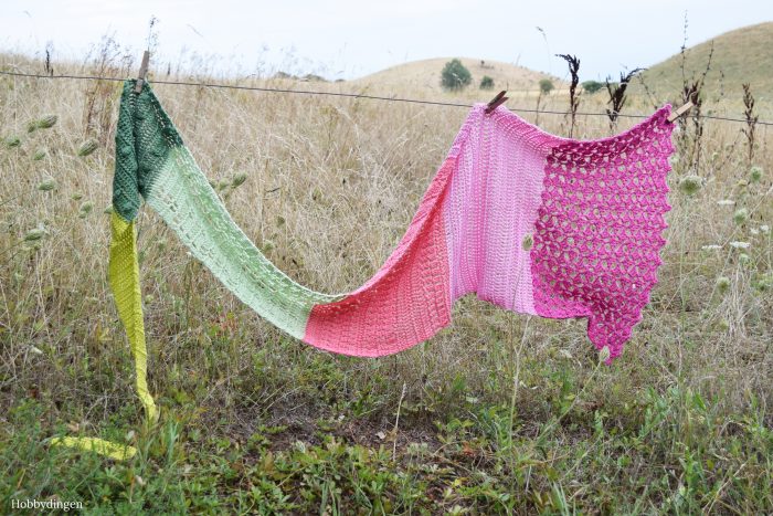 Crochet Pattern: The Flower Fields Shawl - Hobbydingen.com