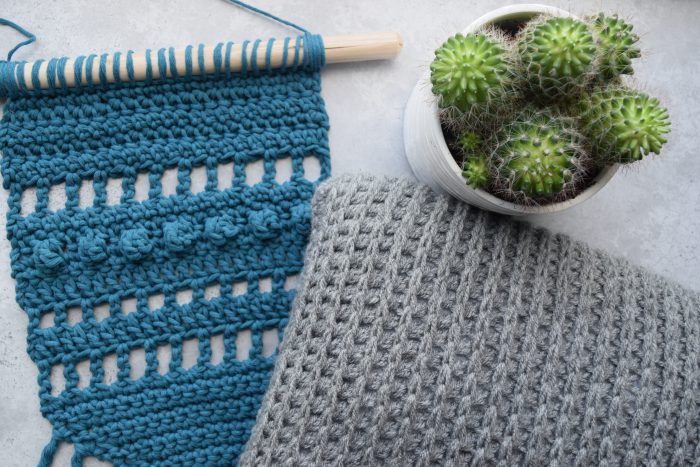 Free Crochet Pattern Blue Wall Hanging - Hobbydingen.com
